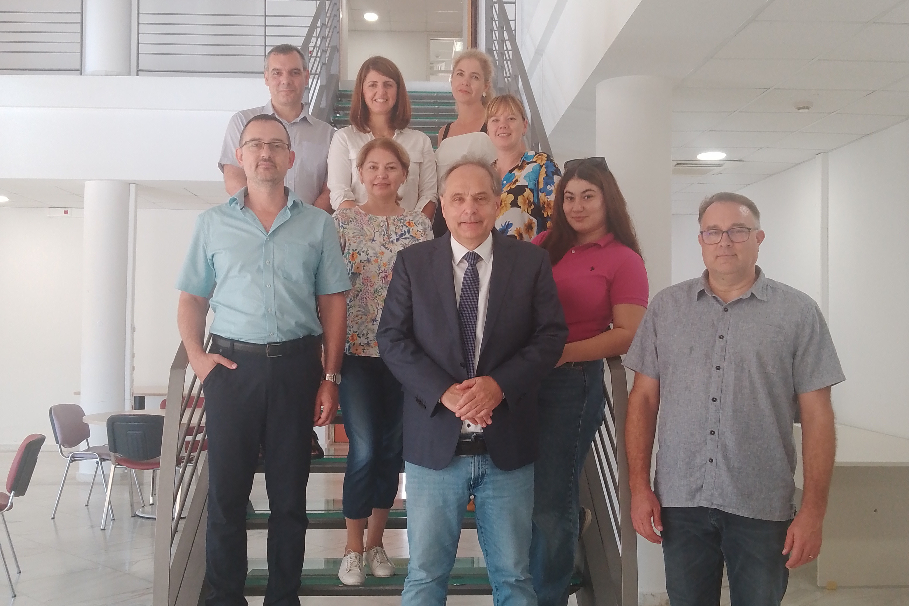 Gruppenfoto auf einer Treppe