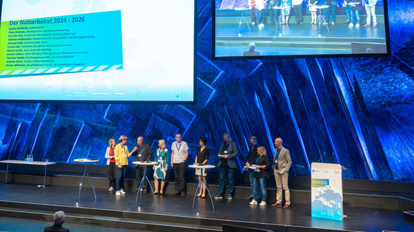 B&uuml;hne: Mitglieder des Nutzerbeirats werden vorgestellt