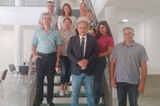 Gruppenfoto auf einer Treppe