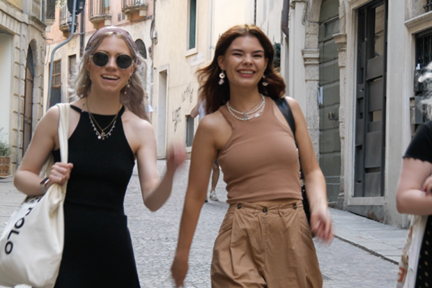 3 Auszubildende in der Altstadt von Vicenza