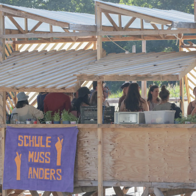 Selbstgebauter Infostand