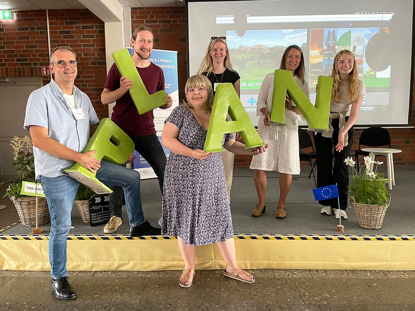 Gruppenbild beim Projekttreffen in Siegburg
