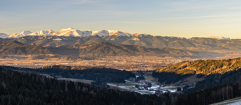 Blick auf Spielberg in Österreich mit dem RedBull Ring