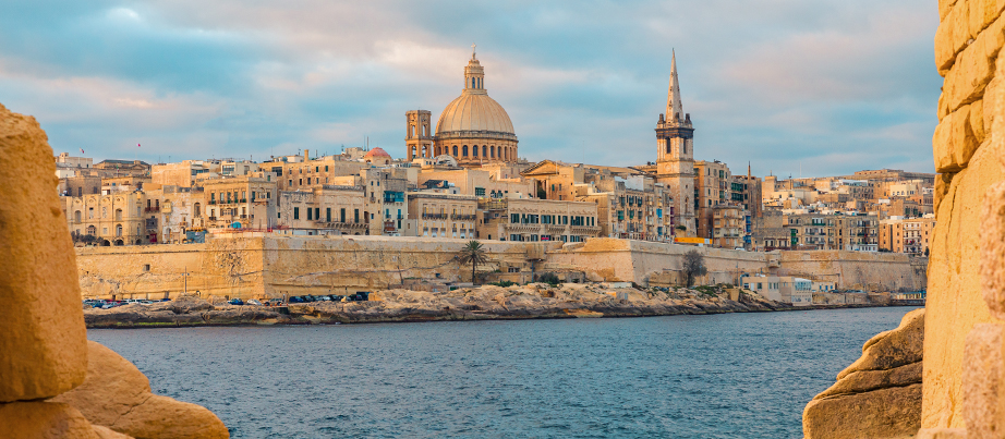 Blick auf die Skyline der Altstadt von Valletta, Malta